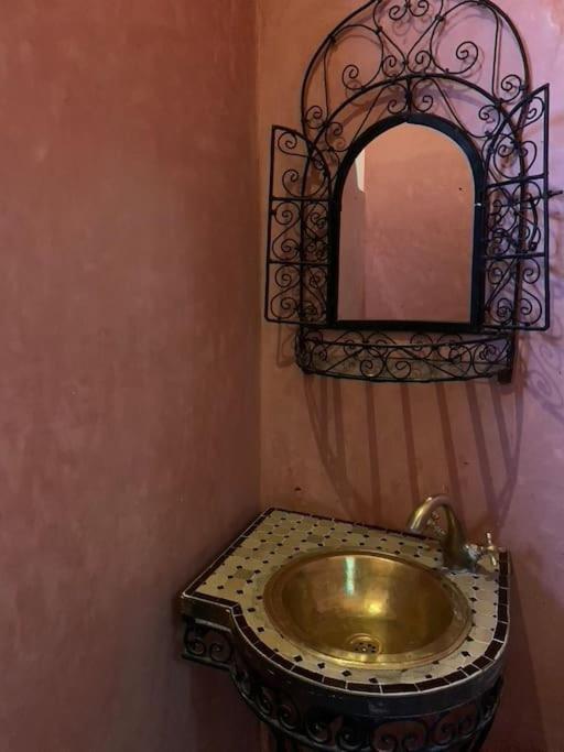 Ryad De Charme Authentique Piscine Calme Marrakesh Exteriör bild